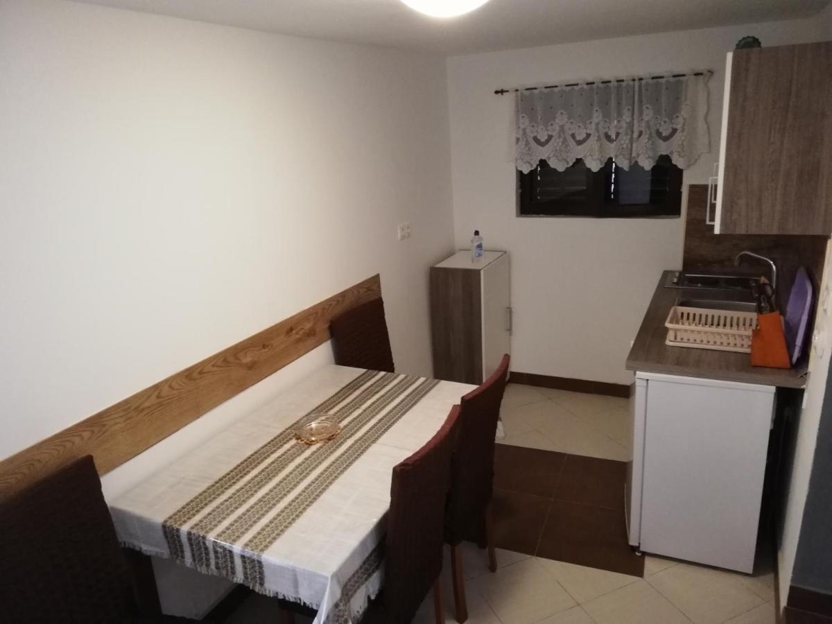 Apartman Cvita Tkon Luaran gambar