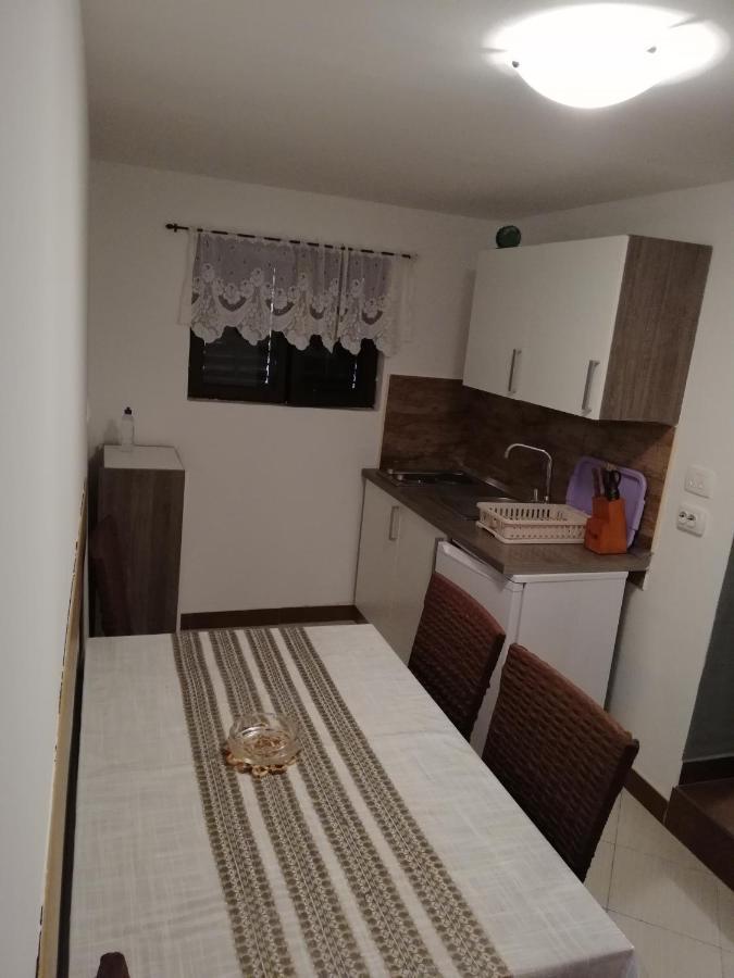 Apartman Cvita Tkon Luaran gambar