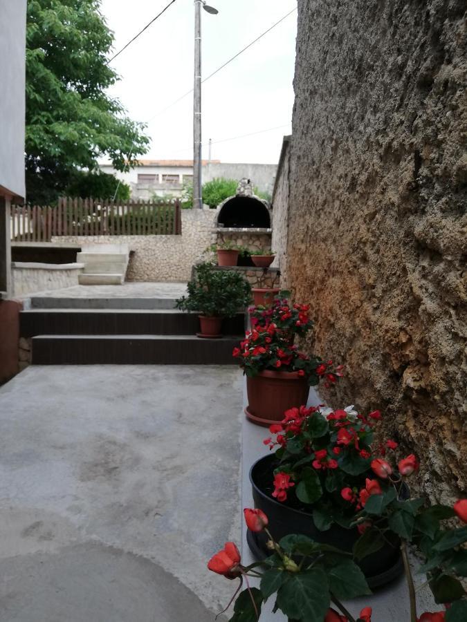 Apartman Cvita Tkon Luaran gambar
