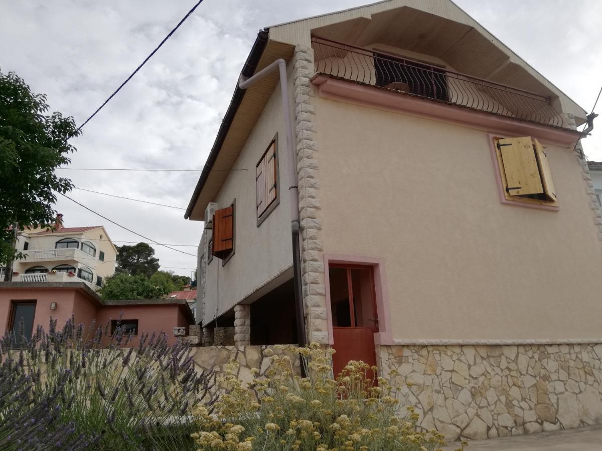 Apartman Cvita Tkon Luaran gambar